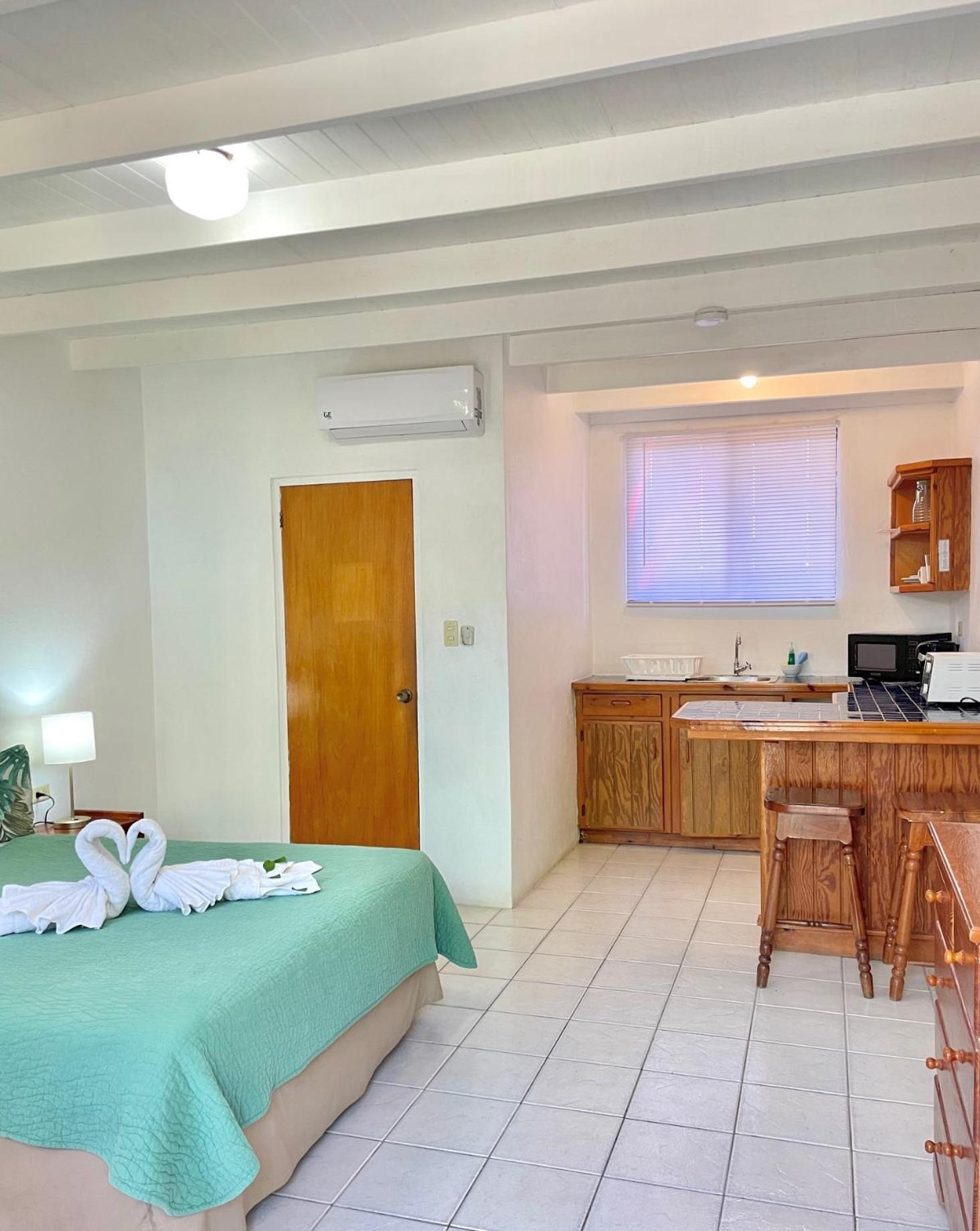 كراون بوينت Bananaquit Tobago -Stay Near The Beach المظهر الخارجي الصورة