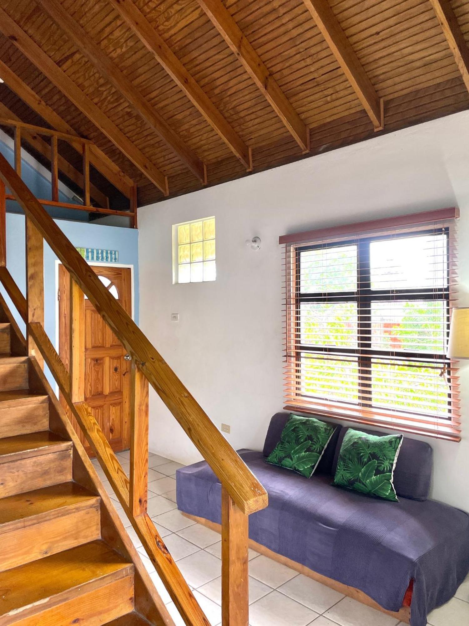 كراون بوينت Bananaquit Tobago -Stay Near The Beach المظهر الخارجي الصورة