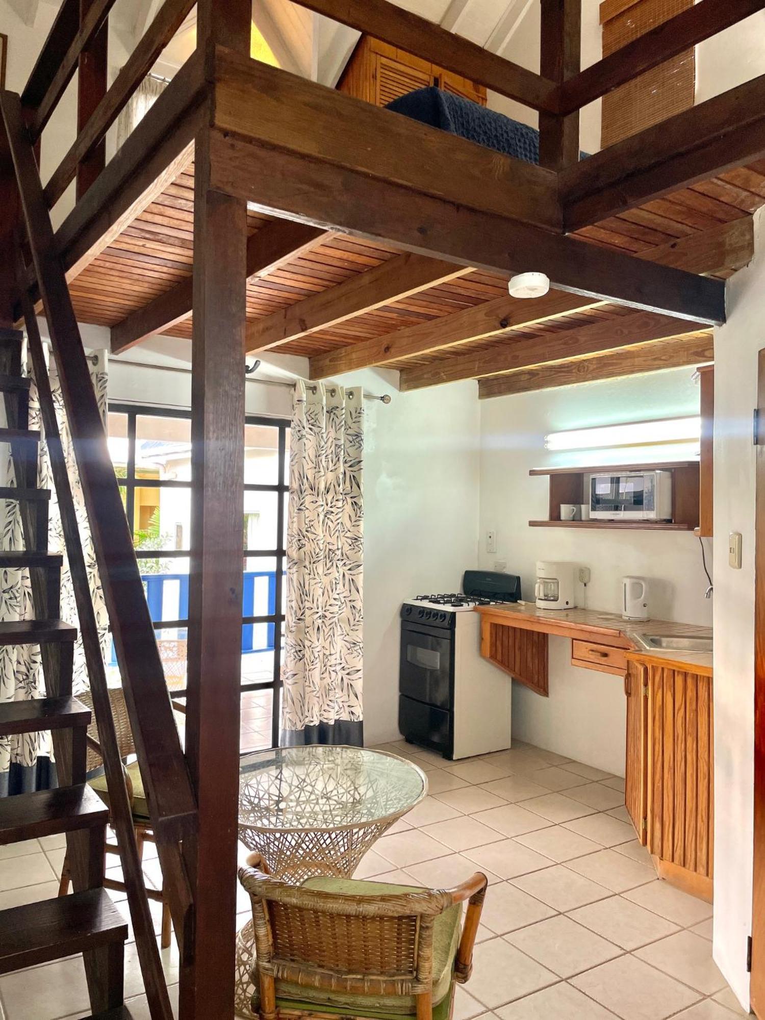 كراون بوينت Bananaquit Tobago -Stay Near The Beach المظهر الخارجي الصورة