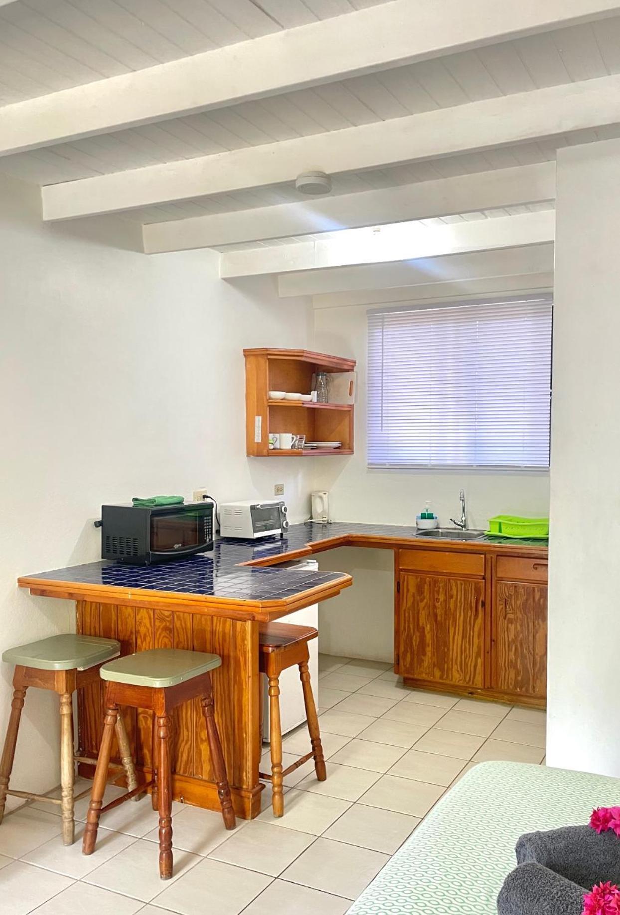 كراون بوينت Bananaquit Tobago -Stay Near The Beach المظهر الخارجي الصورة