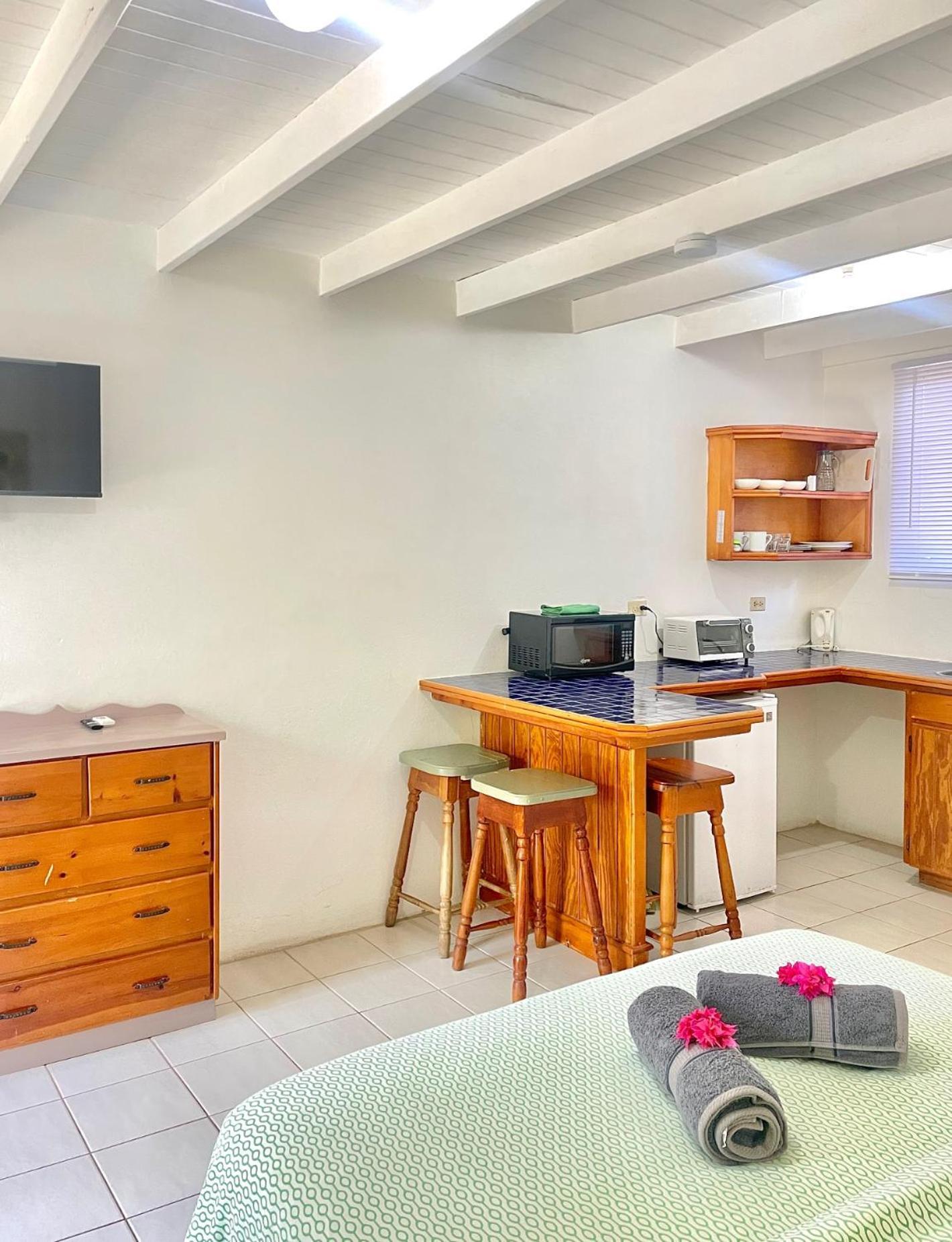 كراون بوينت Bananaquit Tobago -Stay Near The Beach المظهر الخارجي الصورة