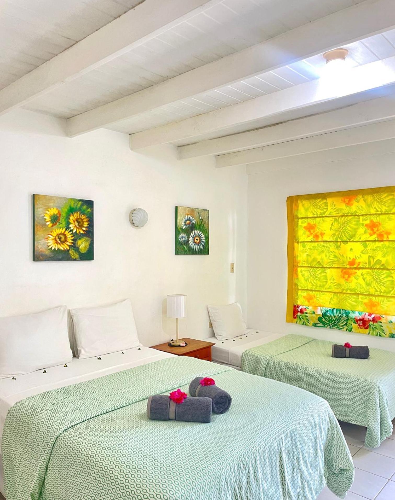 كراون بوينت Bananaquit Tobago -Stay Near The Beach المظهر الخارجي الصورة